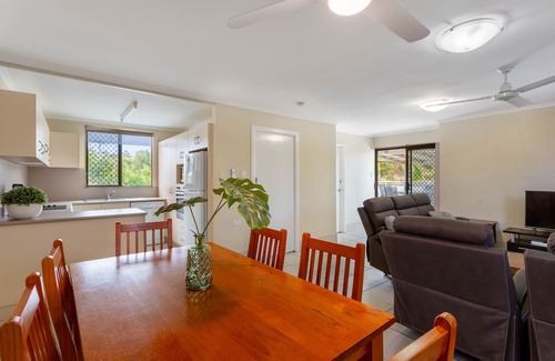 Yeppoon Apartment | Driftwood on the Beach - Split Level Unit 2