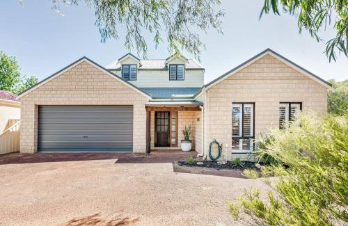 Dunsborough House | Driftwood True Beachside Bliss with Games Galore