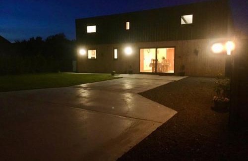 Muchelney House | Dronefield Lodge