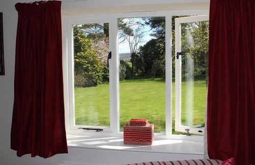 Pulham Cottage | DROOP FARM COTTAGE, pet friendly, with a garden in Hazelbury Bryan