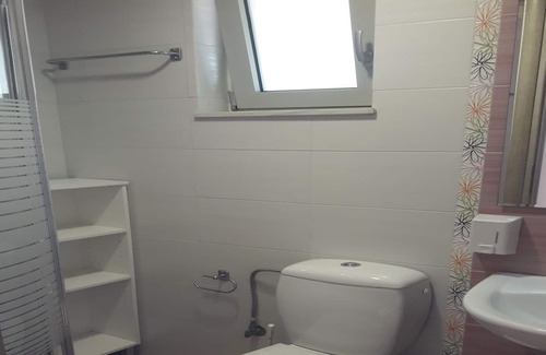 Mavrovouni Apartment | Drossia # 4 - One Bedroom Apartment, Sleeps 4