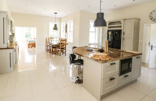 Belturbet Cottage | DRUMLANEY, pet friendly, with open fire in Belturbet, County Cavan