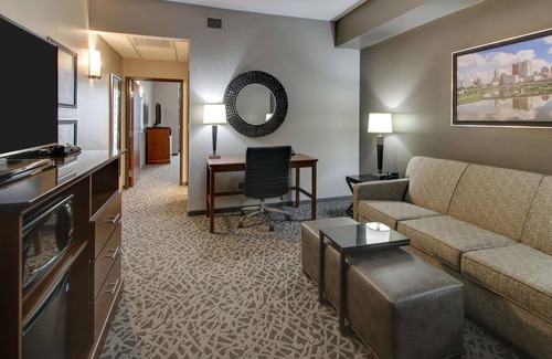 Orange Hotel | Drury Inn & Suites Cleveland Beachwood