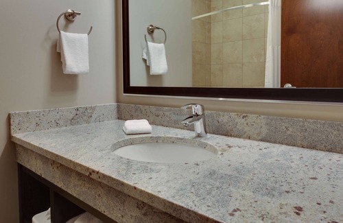 South Hills Hotel | Drury Inn & Suites Pittsburgh Airport Settlers Ridge