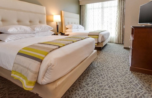 South Hills Hotel | Drury Inn & Suites Pittsburgh Airport Settlers Ridge