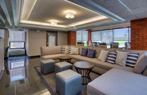 Fairview Heights Hotel | Drury Inn & Suites St. Louis - Fairview Heights