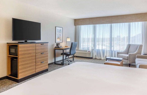 Valley Park Hotel | Drury Inn & Suites Southwest St. Louis