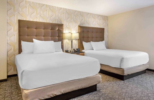 Valley Park Hotel | Drury Inn & Suites Southwest St. Louis