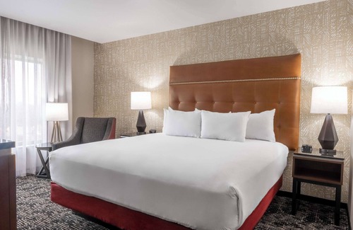 College Station Hotel | Drury Plaza Hotel College Station