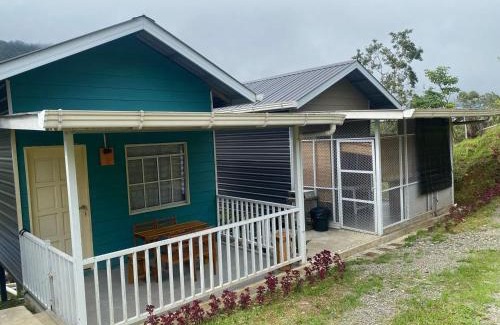 Dumpiring Atas House | Dtwinnie homestay lalita house