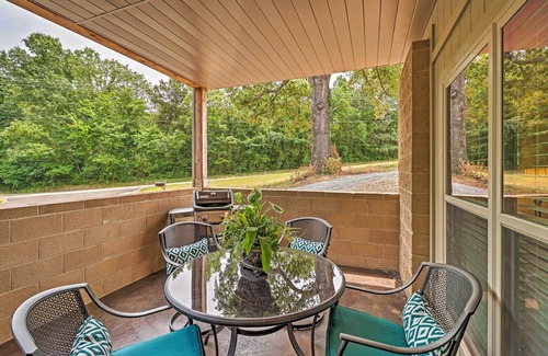 Bull Shoals Condo | Dtwn Bull Shoals Condo: 1 Mi to Lake Access!