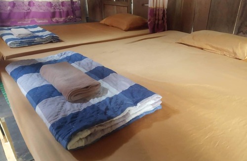 Yen Minh Hostel | Du Gia Waterfall Hostel & Homestay