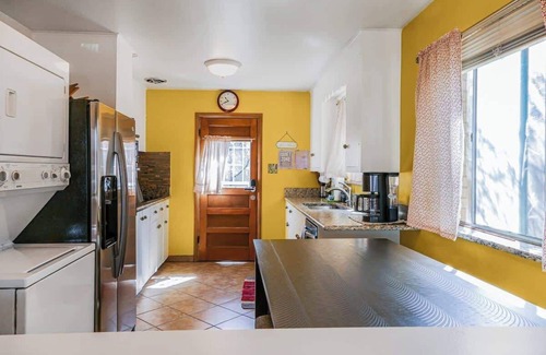 Rosedale House | DU Two Bedroom Home Near Campus/Restuarants/Bars