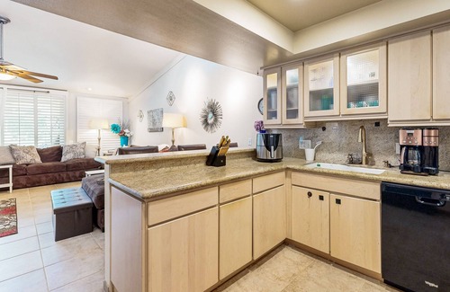 Palm Desert Condo | Dual-Suite Villa at Ironwood Country Club | Shared Pool & Hot Tub