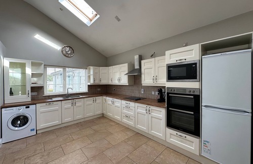 Sutton Cross House | Dublin Airport Homestay Room 2