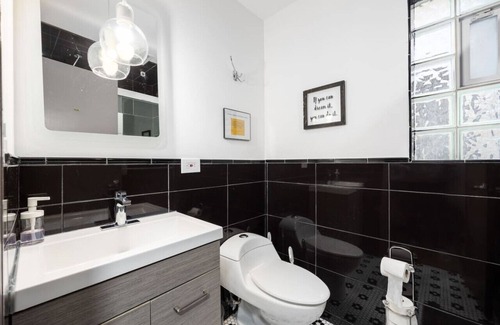 Bronzeville Bed & Breakfast | Dubois Guest House Room 202
