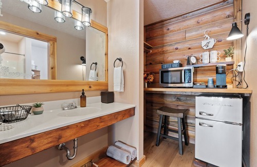 Duck Creek Village Hotel | Duck Creek Village Inn