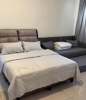 Setia Tropika Apartment | Duck Duck House 3BR 7-11 PAX