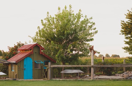Leamington Cottage | Duck Pond Bed & Breakfast Cottage