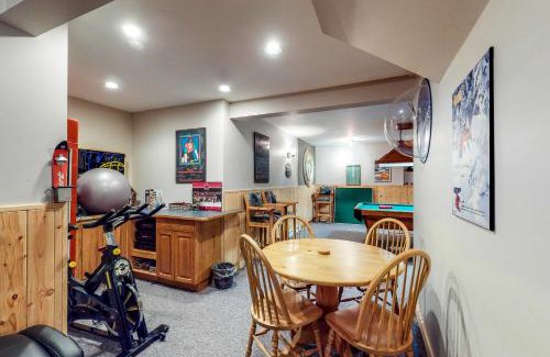 Snow Pine Estates House | DuHaus Green