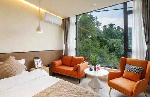 Dujiangyan Hotel | Dujiangyan Whispering Wind Hot Spring Resort Homestay(Near HSR Station)