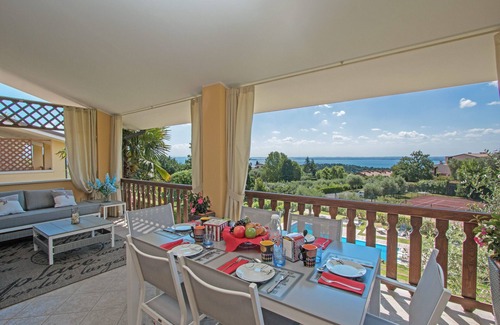 Soiano del Lago Apartment | Dulcamara con piscina by Wonderful Italy