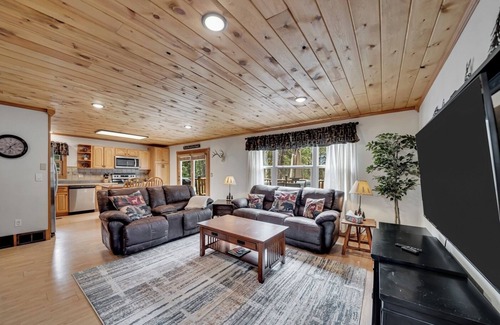 Piedmont House | Dunbar Retreat, Dunbar Retreat in the Pines