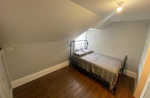 Napanee Apartment | Dundas Street house