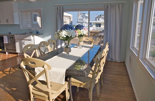 West Hampton Dunes House | π DUNE ROAD STEPS TO THE OCEAN - 4 BEDROOM HOME β± π