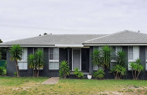 Anna Bay House | DUNES Anna Bay house close to beach with big yard