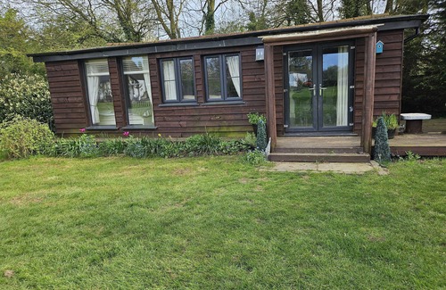 Dunmow Cabin | Dunmow 1-Bed Cabin, Sleeps 4, 10 mins to Stansted