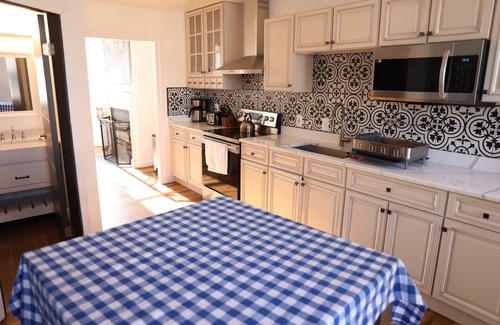 Logan Circle Hostel | Duo Housing Hostel