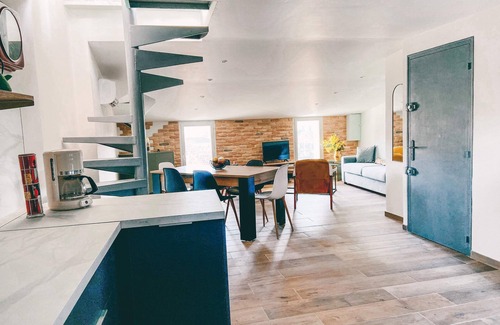 L'Isle-sur-la-Sorgue Apartment | Duplex apartment with panoramic view terrace