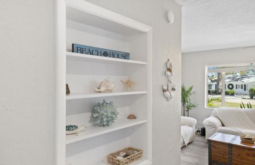 West Bradenton House | Duplex Both Units Dog Near Ami Patio Tv