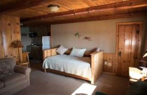 Millersburg Cottage | Duplex Cottage - Kirtland Warbler