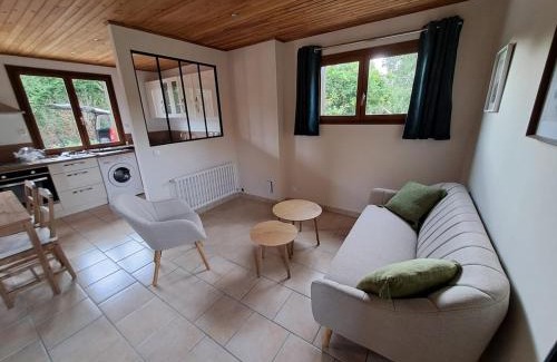 Bernay Apartment | Duplex dans maison normande avec accès au jardin
