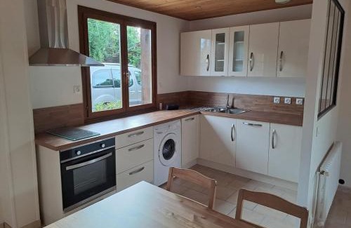 Bernay Apartment | Duplex dans maison normande avec accès au jardin