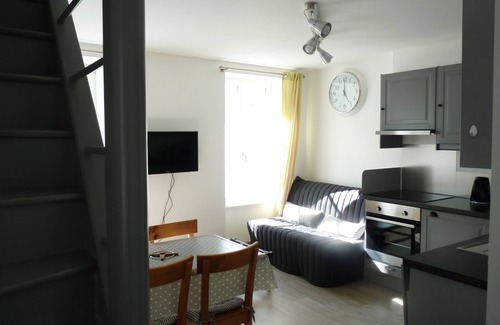 Saint-Vaast-la-Hougue House | Duplex overlooking the port in the heart of the city.
