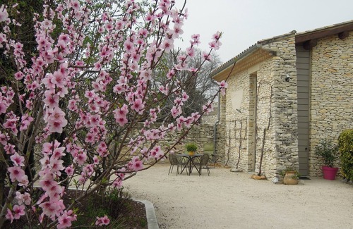 Tavel Apartment | DUPLEX STUDIO IN TAVEL 'Entre Pierre et Vigne'