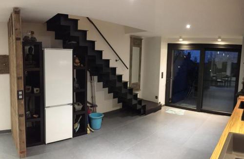 Bertrix Apartment | Duplex style industriel à deux pas de la Place