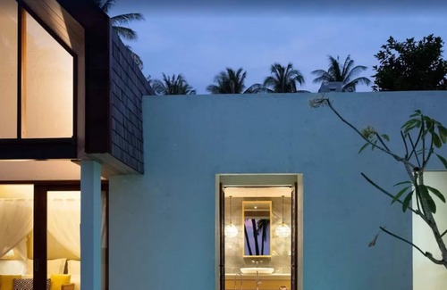Pemenang Villa | Duplex Villa with Private Pool and Beach Access 1