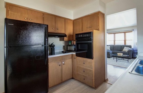 Des Moines House | Duplex with Queen Beds Minutes from Drake