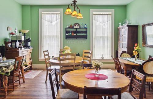 Glasgow Hotel | DuPriest Room at Main Street Bed & Breakfast