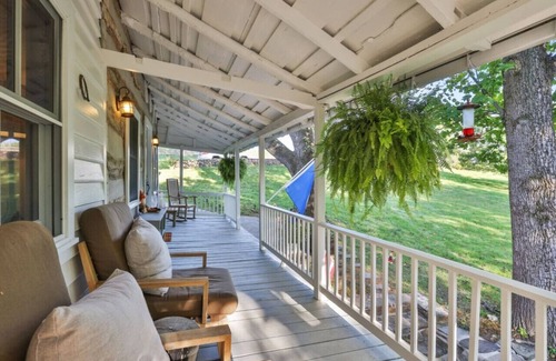 Lovettsville House | Dutchmans Creek Farmhouse