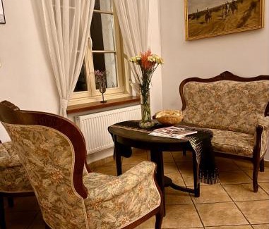 gmina Kampinos Bed & Breakfast | Dwór Strzyżew