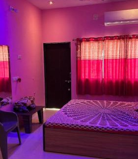 Dwarka House | Dwarka Home Stay 2 Only family