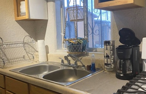 Barelas House | Dwtn Bungalow A, Pet Friendly