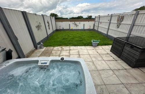 Rhyl House | Dwylig Isa Holiday Cottages
