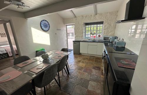 Rhyl House | Dwylig Isa Holiday Cottages