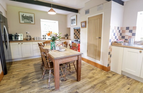 Llanelltyd Cottage | DWYNANT, pet friendly, character holiday cottage in Dolgellau